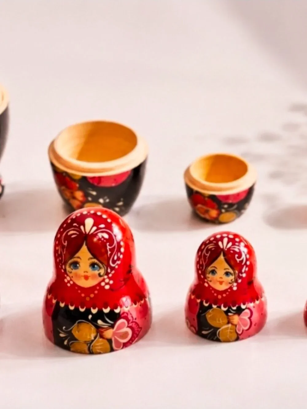 Vintage Russian Babushka Nesting Dolls Black Red Wood Traditional 5 Piece Set